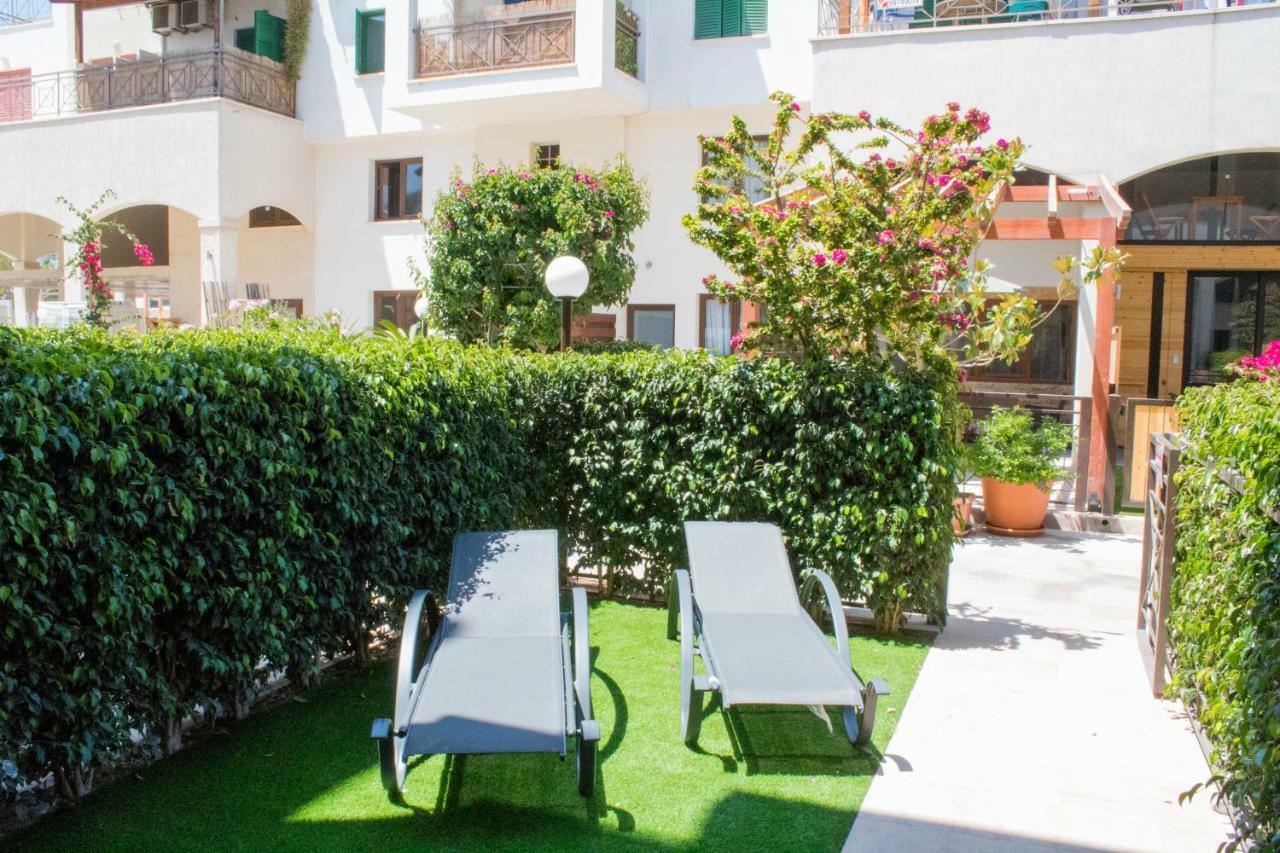 Galatex Beach Apartment Limassol Kültér fotó