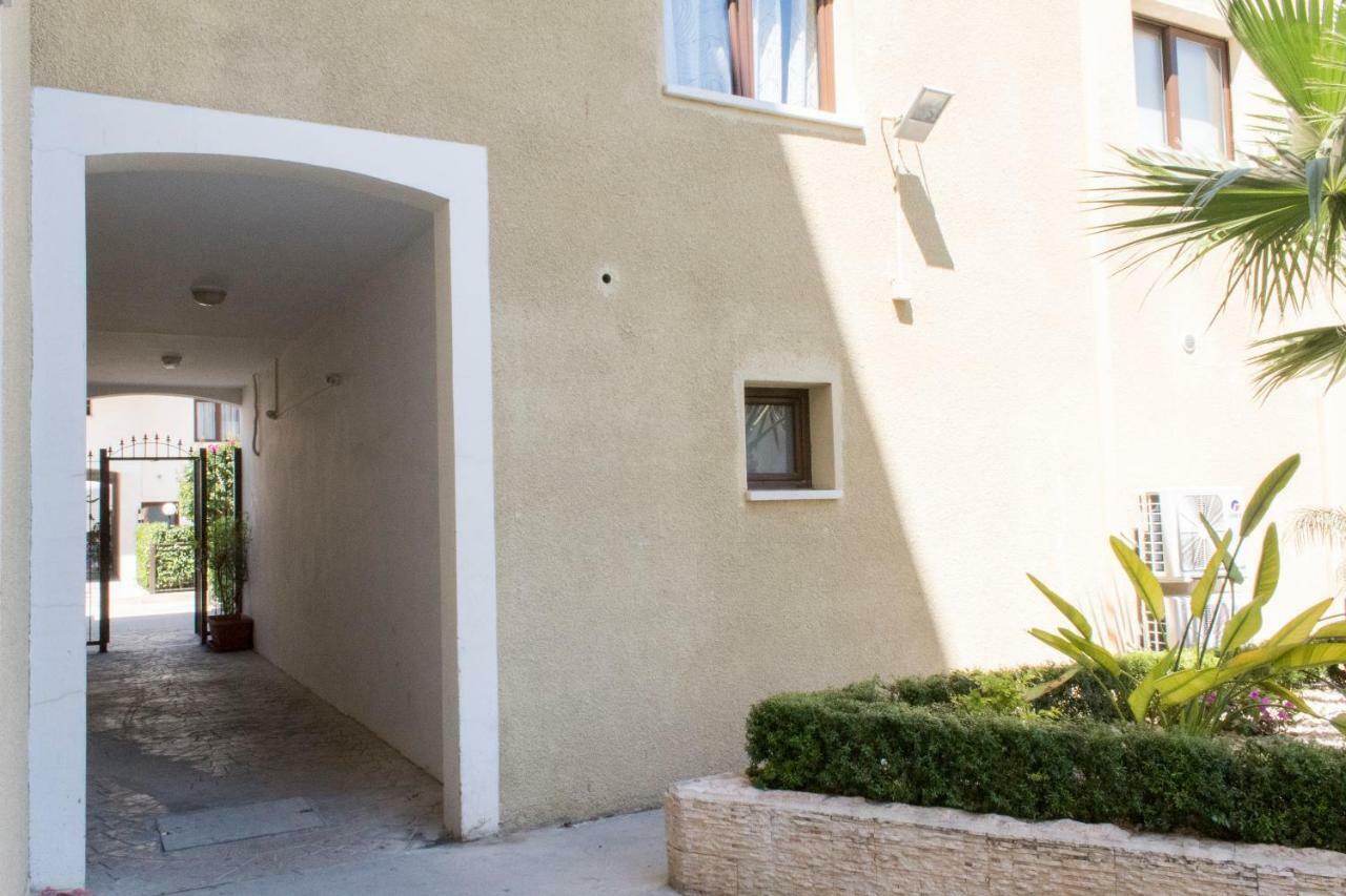 Galatex Beach Apartment Limassol Kültér fotó