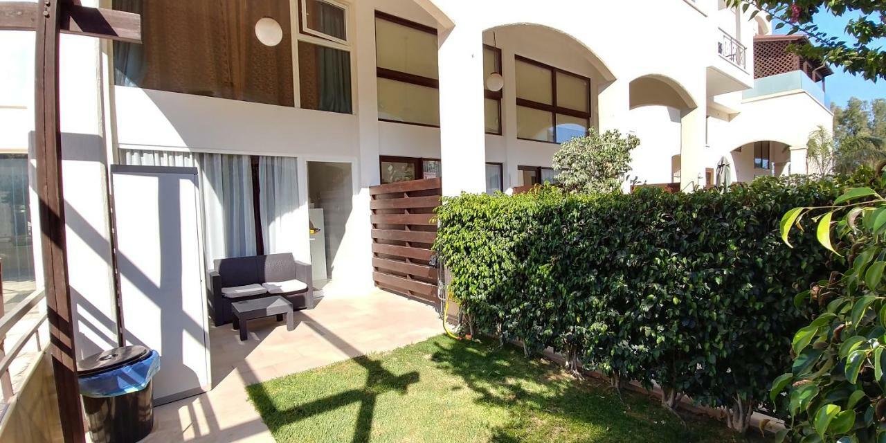 Galatex Beach Apartment Limassol Kültér fotó
